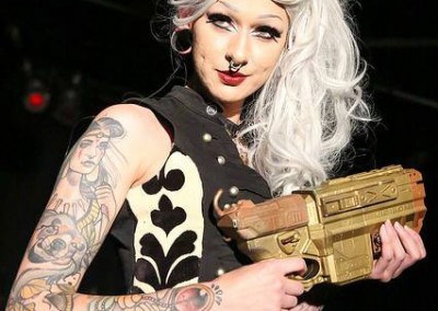 Tahlula & gun
